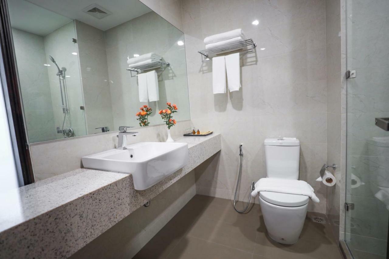 Hlaine Tet Hotel Yangon Exterior photo